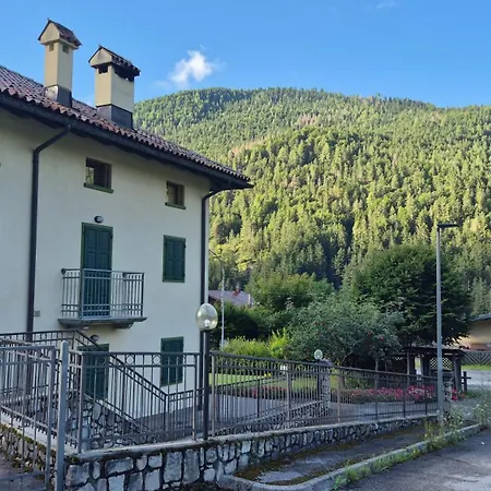 La Casa Di Paolino Con 3 Apartmán Auronzo di Cadore
